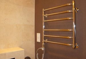 Установка электрического полотенцесушителя в ванной в Стерлитамаке